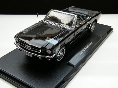 Modelauto Ford Mustang Cabrio 1964 /65 – Welly 1:18 schaalmodel - 3