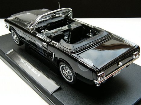 Modelauto Ford Mustang Cabrio 1964 /65 – Welly 1:18 schaalmodel - 4