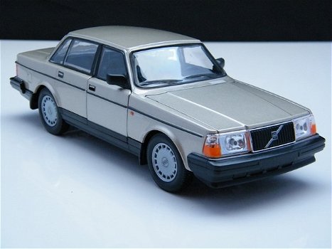 Nieuw Miniatuur Schaalmodel Volvo 240 GL – Welly 1:24 - 0