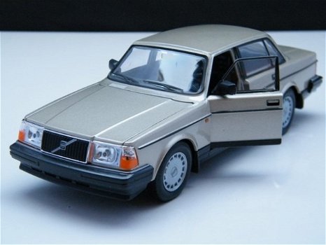 Nieuw Miniatuur Schaalmodel Volvo 240 GL – Welly 1:24 - 2