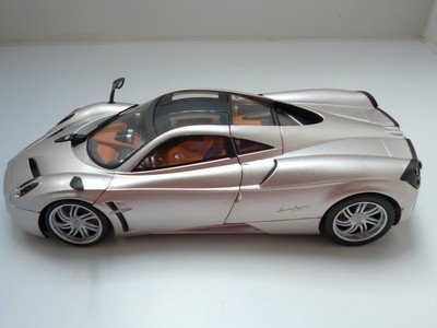 Nieuw miniatuur modelauto Pagani Huayra – Motormax 1:18 - 4