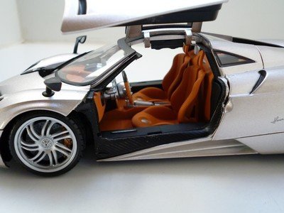 Nieuw miniatuur modelauto Pagani Huayra – Motormax 1:18 - 5