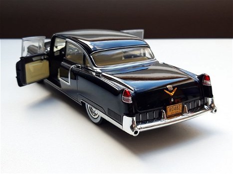 schaalmodel modelauto Cadillac Fleetwood “The Godfather” Greenlight – 1:24 - 3