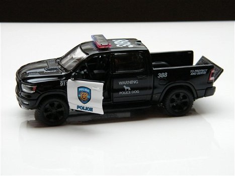 Miniatuur modelauto Dodge Ram 1500 Police – King Smart 1:32 schaalmodel - 3