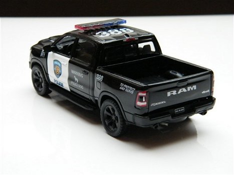 Miniatuur modelauto Dodge Ram 1500 Police – King Smart 1:32 schaalmodel - 5