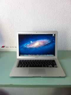 Macbook Pro W8933MPM66E en Apple Time Capsule met 2 Terrabyte opslag Enz. - 0