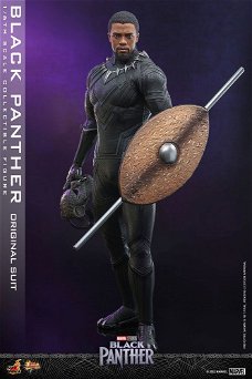 Hot Toys MMS671 Black Panther Original Suit