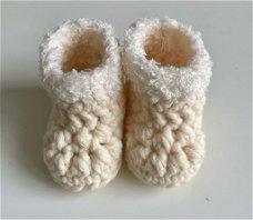 Babyslofjes Booties met een 'nepbont' randje!