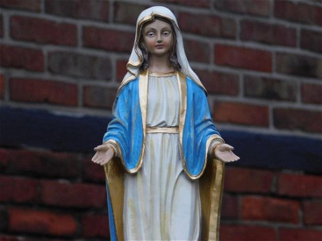 Maria beeld , Heilige Maria vertapt de slang - 1