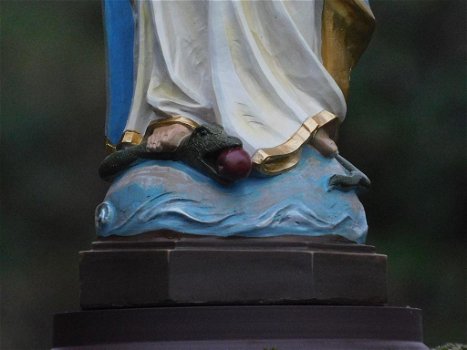 Maria beeld , Heilige Maria vertapt de slang - 3