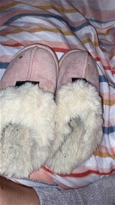 Roze uggs sloffen