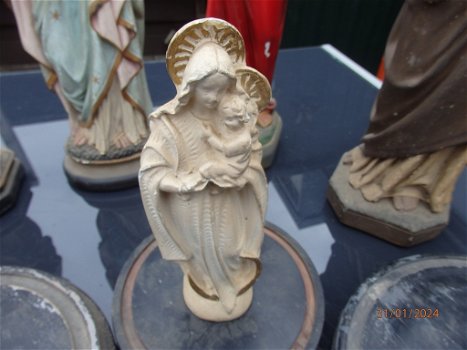 Vijf antieke Heiligen beelden. - 7