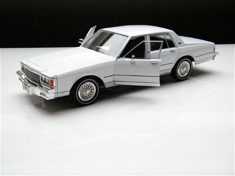 Film en TV serie schaal modelauto Chevrolet Caprice – The A-Team 1:24 - 5