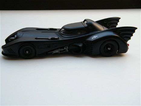 schaal model auto Batmobile + Batman Figuur Jada Toys 1:24 film en moviecar - 4