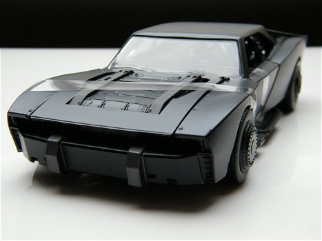 schaal model auto Batmobile + Batman Figuur Jada Toys 1:24 filmauto en moviecar - 0