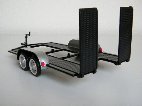 schaalmodel modelauto trailer / aanhanger – kar Motormax 1:24 ambulance - 1