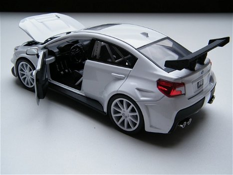 modelauto Subaru WRX STI – Fast and Furious 8 – Jada Toys 1:24 - 5