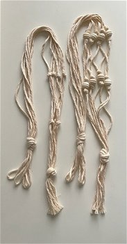 2 verschillende Macrame plantenhangers - macrame touw - NIEUW - 0