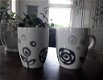 2 grote mokken - bloem - wit zwart grijs - hema (nieuw) - 0 - Thumbnail