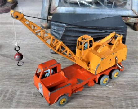 Dinky toy 972 20 ton lorry mounted crane V - 1