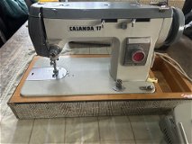 Pfaff Calanda 17 naaimachine goedwerkend met beschermkoffer