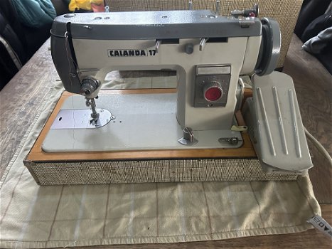 Pfaff Calanda 17 naaimachine goedwerkend met beschermkoffer - 1