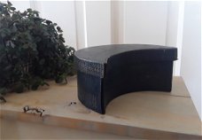 Decoratieve doos maanvorm (zwart-blauw met goudaccenten) portokosten zijn