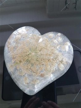 prachtige bloemen in epoxy hars hart gegoten , hart - 1