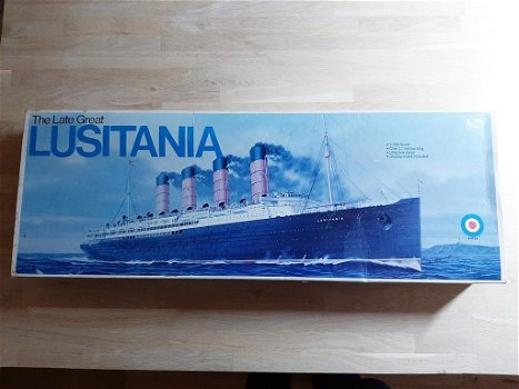 R M S Lusitania 1:350 bouwdoos van Entex - 7