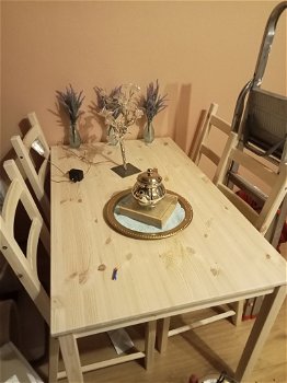 Eethoektafel + 4 stoelen - 0