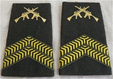 Rang Onderscheiding, DT2000, Korporaal 1e Klasse OLK, Koninklijke Landmacht, vanaf 2000.(Nr.2)