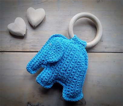 Handmade gehaakte olifanten-rammelaar (felblauw) - 0