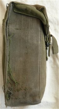 Munitie Tas Rechts / Ammunition Pouch Right, P58 - Third Pattern 58, jaren'60/'70.(Nr.2) - 5