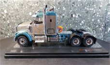 Freightliner Coronado 2012 grijs 1:43 Ixo V974