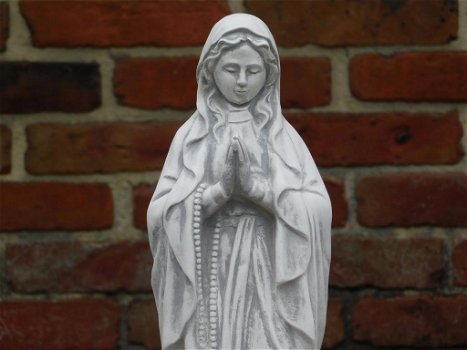 religie , tuinbeeld , heilige Maria , rozen krans - 0