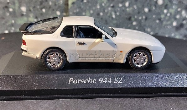 Porsche 944 S2 1989 wit 1:43 Maxichamps Max026 - 0