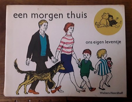 Vintage boekje: een morgen thuis - ons eigen leventje - 0