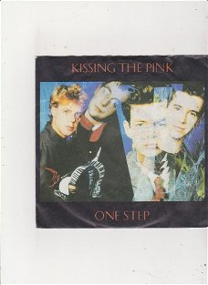 Single Kissing The Pink - One step