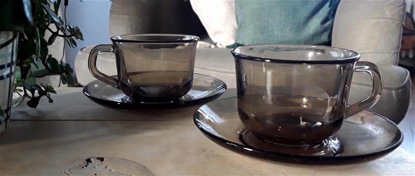 Vintage arcoroc france koffiekopjes van gerookt glas (9 paar) - 2