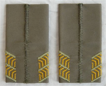 Rang Onderscheiding, Regenjas, Korporaal 1e Klasse, Koninklijke Landmacht, vanaf 2000.(Nr.1) - 1