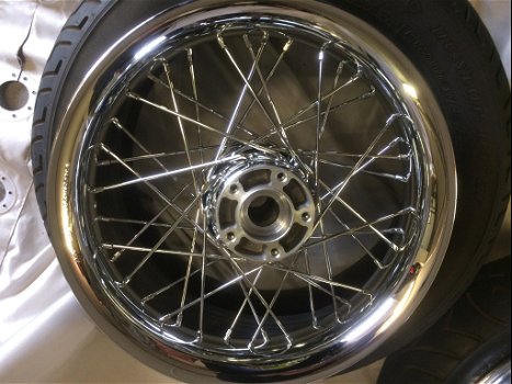 Harley twincam, set velgen met ronde rim, 19mm of 25mm wielas (deluxe) - 0