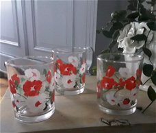 3 vintage glazen met klaproos / klaprozen / papavers