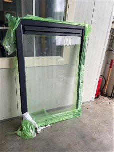 Vast raam/ kunststof/profiel met aanslag/ antraciet/ventiatierooster