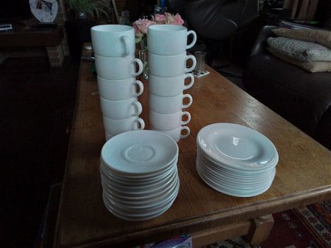 servies , 13 delig - 6