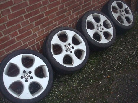 17 inch Originele VW GTI velgen en banden Kleber Maxxis 5x100 - 1