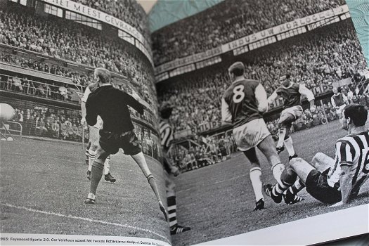 Op en rond de velden - Voetbal in de jaren zestig - 2