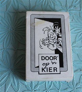 Door op n kier - het meest klantonvriendelijke kaartspel - 0