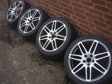 18’’Inch Audi rs4 Blechk Velgen en banden 5x112 - 2