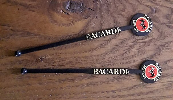 Roerstaafjes van bacardi - 0