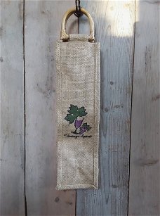 Leuke vintage wijntas van jute met bamboe hengsels